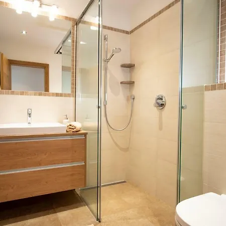 Hof Zenzern * קיצביהל